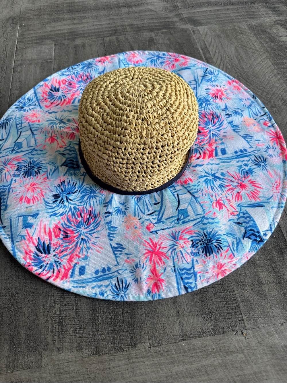 Lilly Pulitzer Straw Sun Hat with pattern  Brim